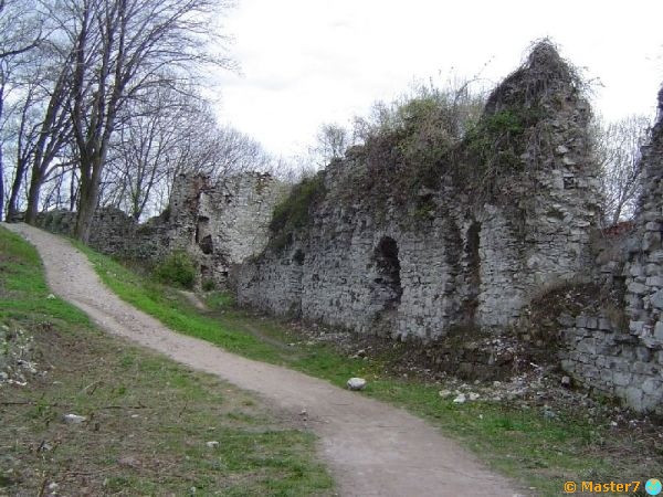 Zamek Tęczyn - przedzamcze